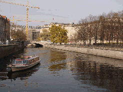 Spreekanal Blick Neues und Altes Museum